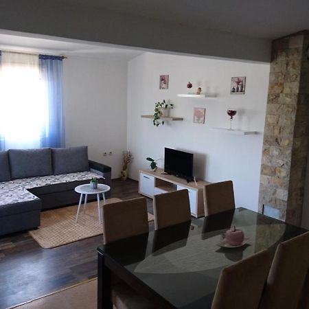 Apartman Vuleta ราชานาส ภายนอก รูปภาพ