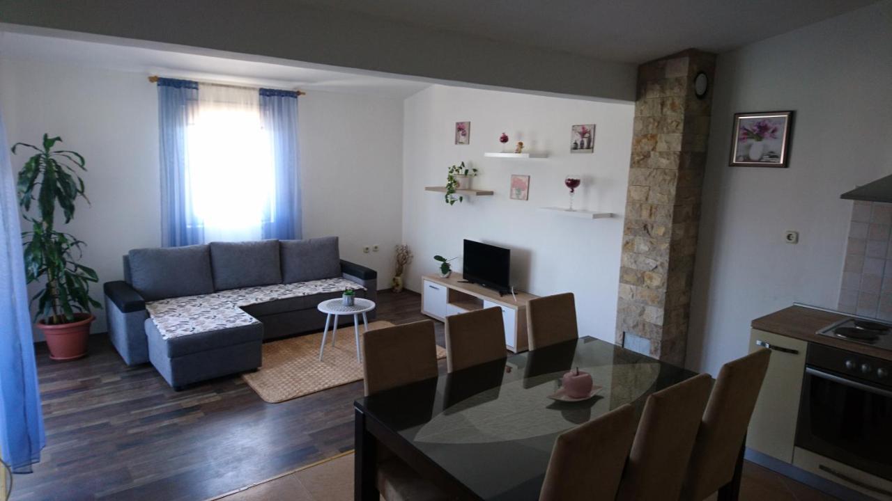 Apartman Vuleta ราชานาส ภายนอก รูปภาพ