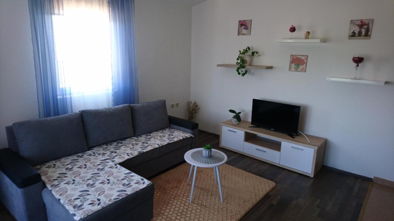 Apartman Vuleta ราชานาส ภายนอก รูปภาพ