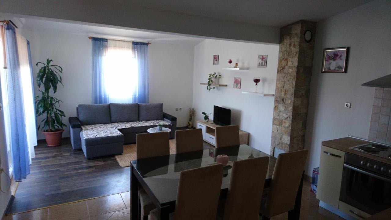 Apartman Vuleta ราชานาส ภายนอก รูปภาพ