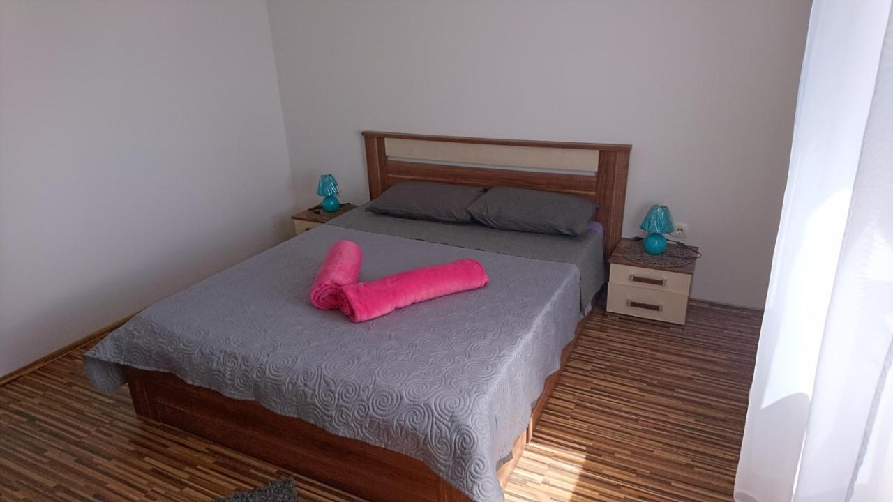 Apartman Vuleta ราชานาส ภายนอก รูปภาพ